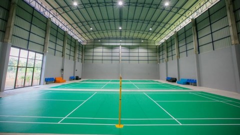 สนามแบดฯ อุตรดิตถ์ โพสต์ห้าม ส.ว.-กกต. ลูกหลานเข้าใช้บริการ ที่นี่สร้างเยาวชนรับใช้ชาติ ไม่ได้ไปเป็นทาสใคร