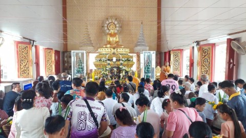 วันสุดท้ายคลื่นมหาชนเดินทางมาร่วมทำบุญ งานประเพณีบุญเดือนสี่ บุญผะเหวดเทศน์มหาชาติ 