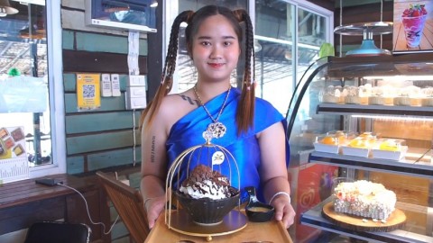 ร้านบิงซูอดีตนางงามแต่งชุดไทยส่งเสริมงามอย่างไทยรับนักท่องเที่ยว 